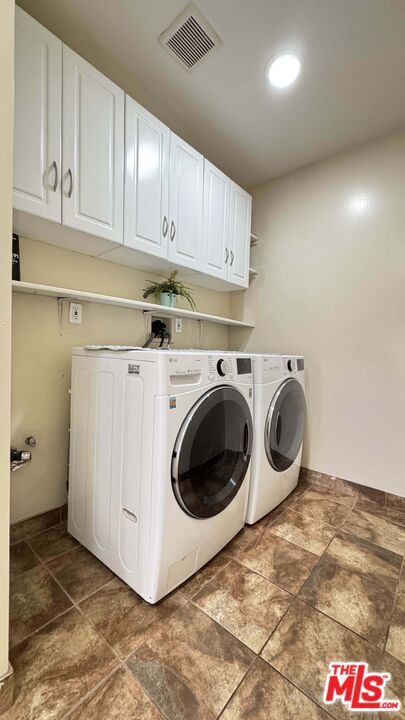 7516 Oakdale Avenue, Winnetka CA: https://media.crmls.org/mediaz/41216a02-8827-4e77-9395-08e9f64c0e9e.jpg