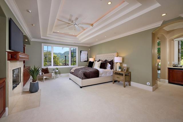 14460 Cheyenne Trl, Poway CA: https://media.crmls.org/mediaz/4121a7f3-2824-450c-8a1b-4c1aef5013da.jpg