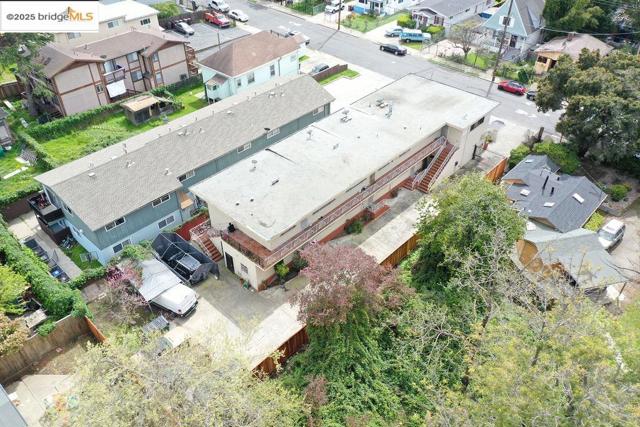 3300 Brookdale Ave, Oakland CA: https://media.crmls.org/mediaz/4121f04e-a5ee-41dc-acec-f4bf0960c596.jpg
