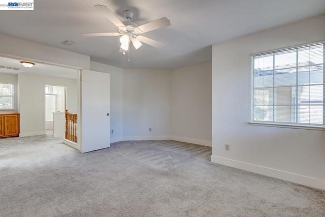 8524 Oak Harbour Ct, Fair Oaks CA: https://media.crmls.org/mediaz/41221470-5ffb-4c64-a4c2-928f9afd9423.jpg