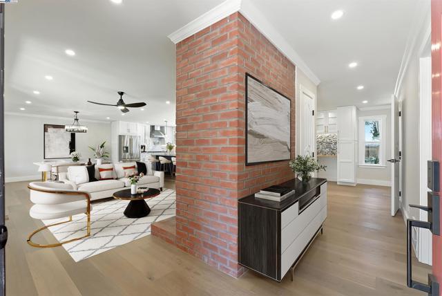 5701 Lewis Way, Concord CA: https://media.crmls.org/mediaz/41222391-813a-4586-817e-40a4a6d120b2.jpg