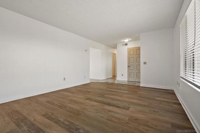 10625 Amantha Ave, San Diego CA: https://media.crmls.org/mediaz/4122510c-b5f6-4f64-932e-c9009d5ca274.jpg