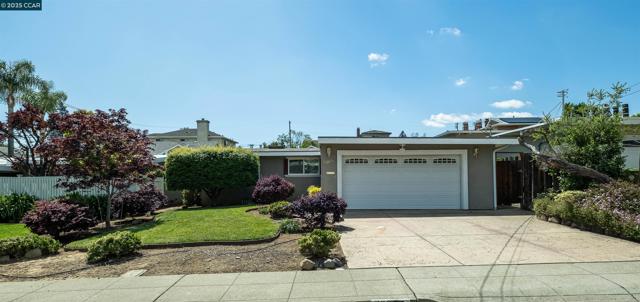 18977 Thornbury ave, Castro Valley CA: https://media.crmls.org/mediaz/4122c51c-0b47-4280-9ceb-c4e89b0a2aea.jpg
