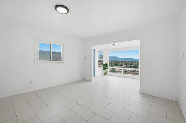 Detail Gallery Image 6 of 35 For 304 Edgerton, San Bernardino,  CA 92405 - 4 Beds | 3 Baths