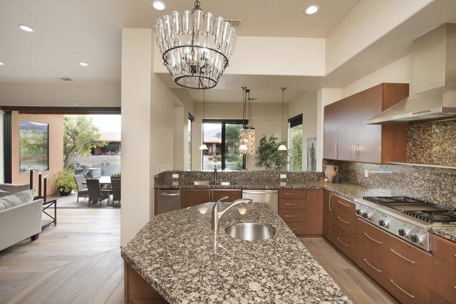 50135 Camino Privado, La Quinta CA: https://media.crmls.org/mediaz/41233d5d-e7a1-4cb8-8279-d6d6a24b035f.jpg