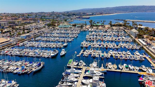 420 Broadway, Redondo Beach, California 90277, 4 Bedrooms Bedrooms, ,2 BathroomsBathrooms,Residential,Sold,Broadway,25532059