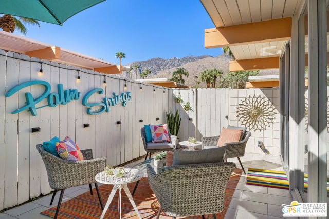 1111 E Palm Canyon Drive, Palm Springs CA: https://media.crmls.org/mediaz/4123fc49-90f5-4460-99b4-3233e6377c34.jpg