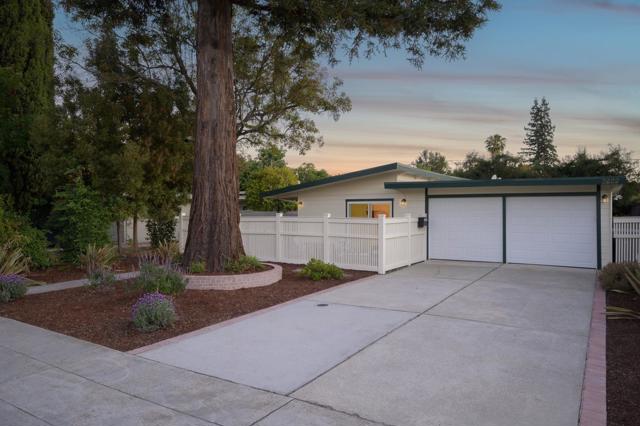 3222 Ramona Street, Palo Alto CA: https://media.crmls.org/mediaz/41248afc-37bc-49e9-848a-ed7a15495880.jpg