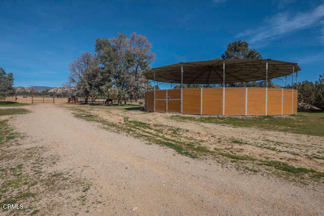 29441 Maricopa Highway, Maricopa CA: https://media.crmls.org/mediaz/4124bde5-20ba-42c4-8fe8-fb52a84a61d1.jpg