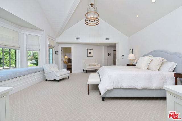 Image 30 of 55 For 3640 Longridge Avenue