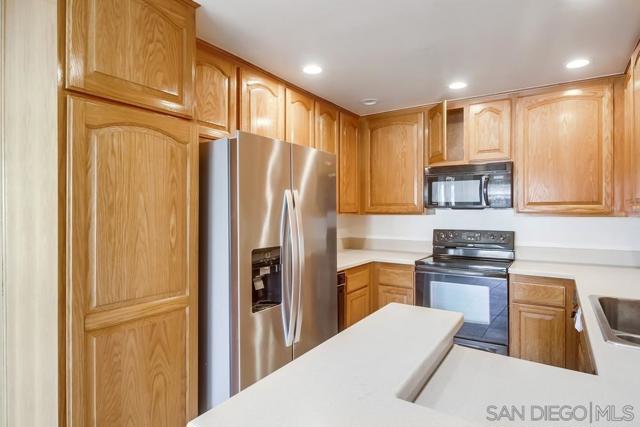 6737 Friars, San Diego, California 92108, 3 Bedrooms Bedrooms, ,2 BathroomsBathrooms,Condominium,For Sale,Friars,250020141SD