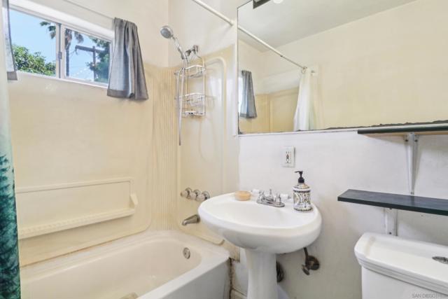 3055 Suncrest Dr, San Diego CA: https://media.crmls.org/mediaz/4125deb8-5928-435c-977d-ea0045f321cc.jpg