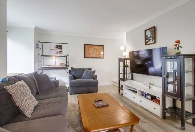 3262 Ashford St, San Diego CA: https://media.crmls.org/mediaz/41261825-66c2-4aaa-b221-f4bc1fb20d72.jpg