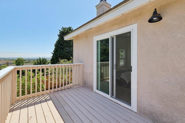 5471 Papagallo Drive, Oceanside CA: https://media.crmls.org/mediaz/41262f77-dea1-4bf5-99b2-0ab5e7130889.jpg