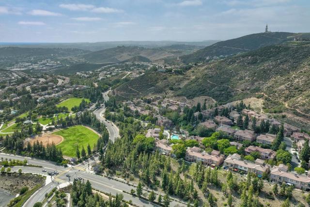 1367 Sky Ridge, San Marcos CA: https://media.crmls.org/mediaz/41264edf-6ee2-4d80-9941-4e7516862386.jpg