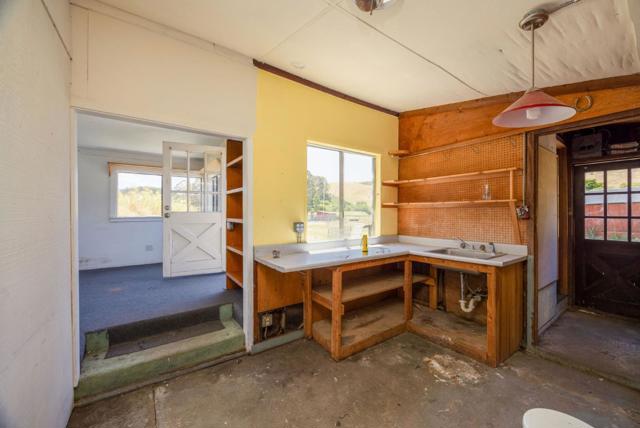 1650 Stage Road, Pescadero CA: https://media.crmls.org/mediaz/4126ee92-d73e-4380-919b-885c6fecb1c4.jpg