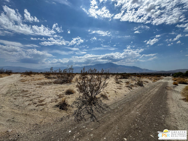 0 Far View, Desert Hot Springs CA: https://media.crmls.org/mediaz/4127c6d7-812a-4ffd-a193-8e099dfbdc1c.jpg