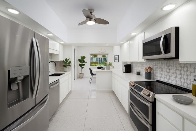 519 Desert Lakes Drive, Palm Springs CA: https://media.crmls.org/mediaz/4128051b-ec10-46f1-8a67-bfd43a492bc9.jpg