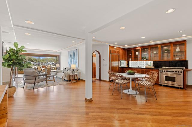 Image 9 of 52 For 2617 Ocean Front Walk