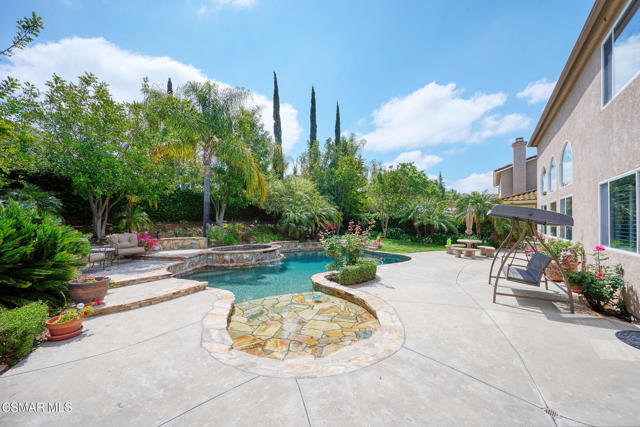 4566 Bluewood Court, Moorpark CA: https://media.crmls.org/mediaz/412841fb-3599-4955-ac51-15e714d937e6.jpg