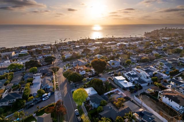Detail Gallery Image 4 of 46 For 608 Forward St, La Jolla,  CA 92037 - 3 Beds | 2 Baths