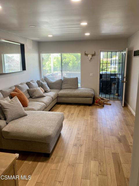 2703 Meadowwood, Santa Ana CA: https://media.crmls.org/mediaz/4129167d-48a3-4c27-bcd3-cbecb20a52f3.jpg