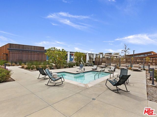 27457 Flycatcher Place, Valencia CA: https://media.crmls.org/mediaz/41292603-55ff-42c5-85a4-d6053bdcf926.jpg