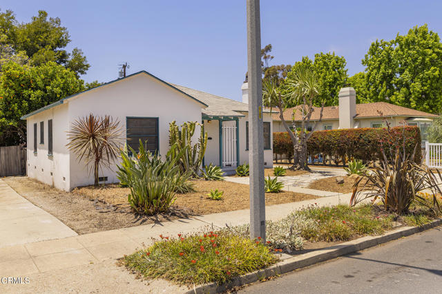 237 N Katherine Drive, Ventura CA: https://media.crmls.org/mediaz/412be2a9-f575-42c1-b4de-5614f1913a44.jpg