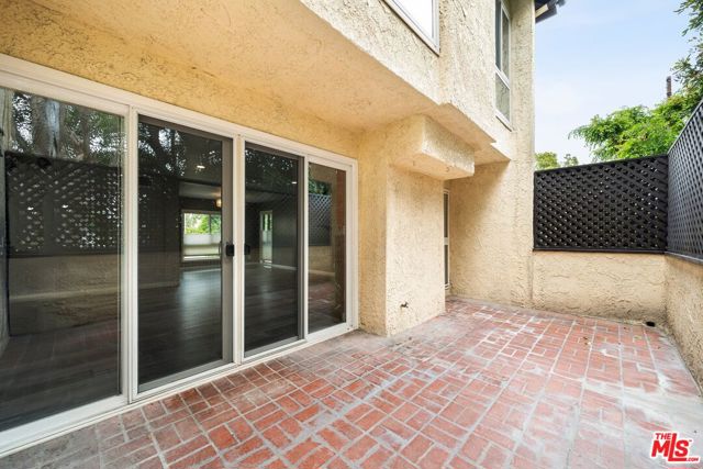 5245 Coldwater Canyon Avenue, Sherman Oaks CA: https://media.crmls.org/mediaz/412c2d94-95ca-4265-8aa7-6b55e0264856.jpg
