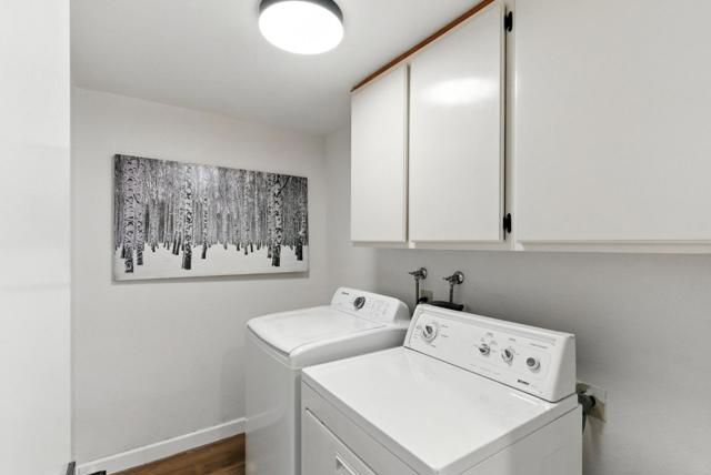 588 Marlin Court, Redwood City CA: https://media.crmls.org/mediaz/412d5ca8-da3a-44e6-b7ee-3b4af6f9ece5.jpg