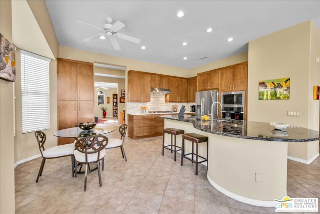 109 Shoreline Drive, Rancho Mirage CA: https://media.crmls.org/mediaz/412d7122-c41c-48a3-9377-b9f65bbf86c0.jpg