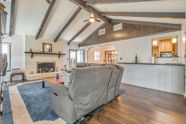 40575 Blacow Road, Fremont CA: https://media.crmls.org/mediaz/412db376-4ded-40fd-9de7-9e62c3fbd42b.jpg