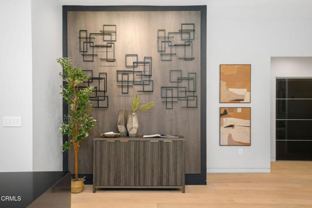 5622 Natick Avenue, Sherman Oaks CA: https://media.crmls.org/mediaz/412dcf32-26df-407a-a25b-15ec5b1be15d.jpg