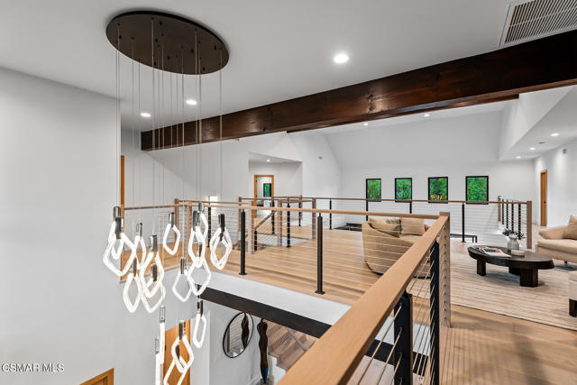 4199 Woodlane Court, Westlake Village CA: https://media.crmls.org/mediaz/412e38c5-e8ed-4d37-8d96-0b613c43d4cd.jpg