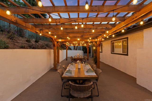 1920 Glennaire Drive, Escondido CA: https://media.crmls.org/mediaz/412e7ebf-8775-4984-b18a-bcf717cb1249.jpg