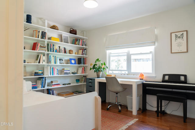 202 N. Fulton Street, Ojai CA: https://media.crmls.org/mediaz/412f82f5-16c7-4bb8-91ec-04137fc0b78e.jpg