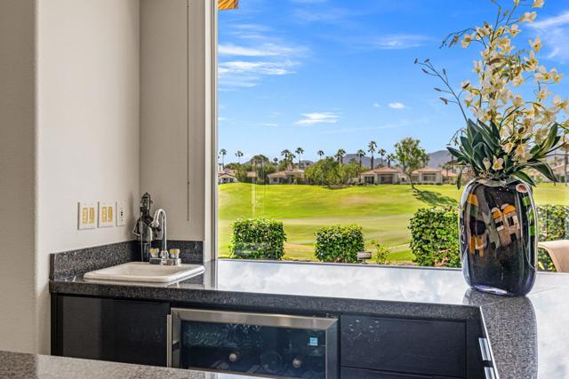 424 White Horse Trail, Palm Desert, CA 92211