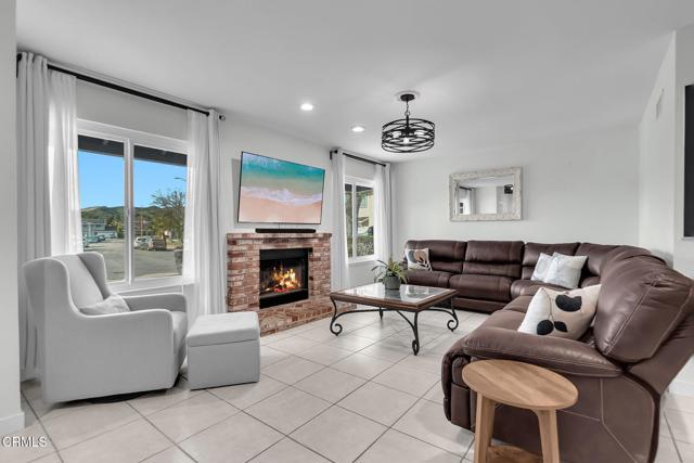 Detail Gallery Image 6 of 50 For 27800 Parkvale Dr, Santa Clarita,  CA 91350 - 4 Beds | 3 Baths