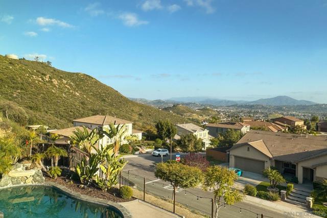 5324 Bella Vista St, Santee CA: https://media.crmls.org/mediaz/41308d95-1a36-43e0-9d83-f6948790c7f5.jpg