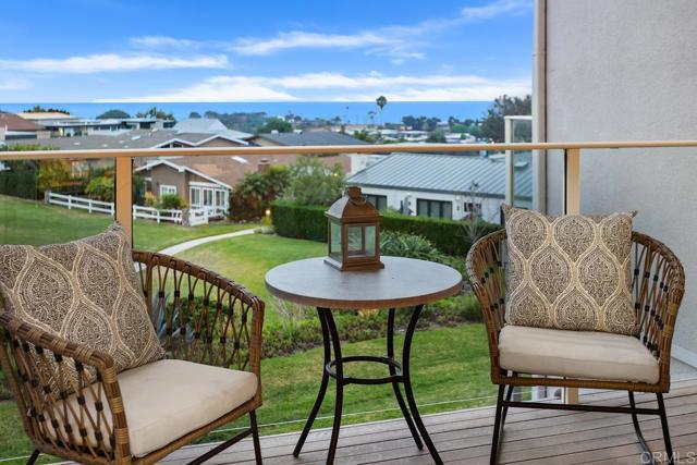 640 W Solana Circle, Solana Beach CA: https://media.crmls.org/mediaz/4131a89b-b02c-4958-afac-0a56f8a29246.jpg