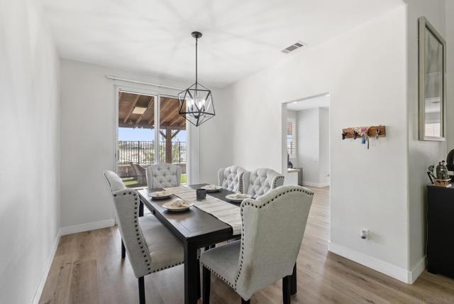 1438 Carneros Valley St, Chula Vista CA: https://media.crmls.org/mediaz/413204a0-3a98-48c7-ab65-ebfab4deebb9.jpg