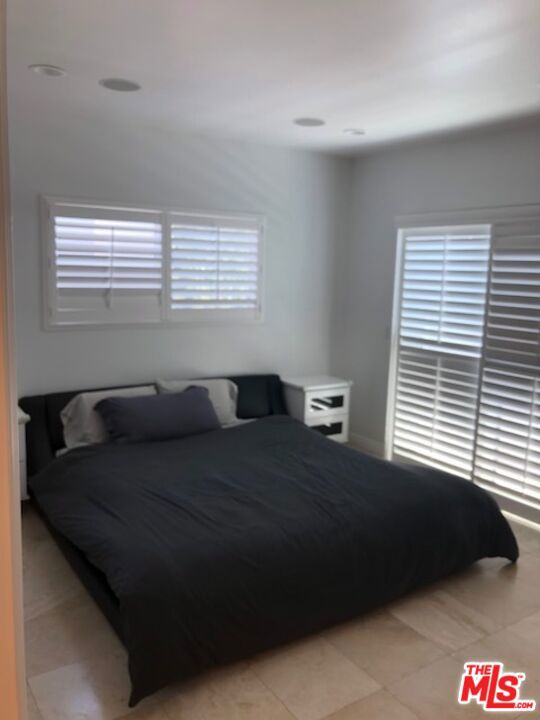 10521 ALMAYO Avenue, Los Angeles CA: https://media.crmls.org/mediaz/413242cc-5cee-48b2-87ff-2baf8b9a2ccb.jpg