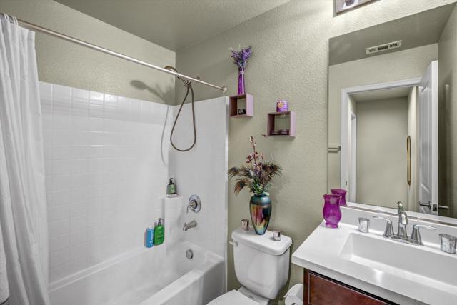 Detail Gallery Image 22 of 44 For 1384 Caminito Veranza #1,  Chula Vista,  CA 91915 - 3 Beds | 2/1 Baths