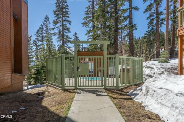 435 Lakeview Boulevard, Mammoth Lakes CA: https://media.crmls.org/mediaz/41330e48-d379-4597-af09-aead89863de3.jpg