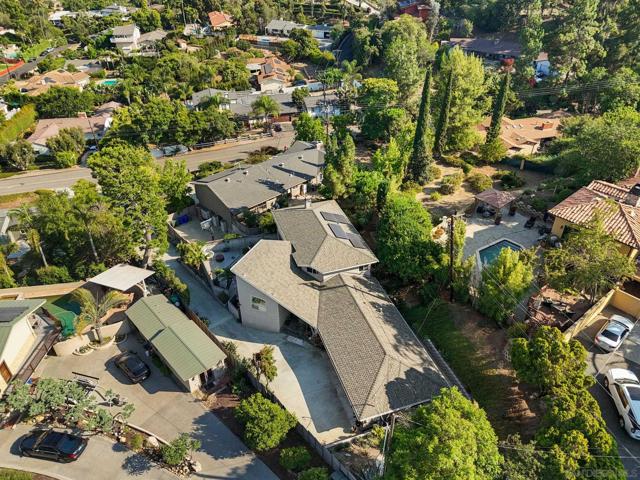 10164 Vivera Dr, La Mesa CA: https://media.crmls.org/mediaz/4133285e-71de-4956-9470-c59b6a48adc8.jpg