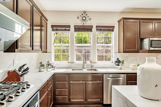 Image 16 of 60 For 6811 Syrah Dr