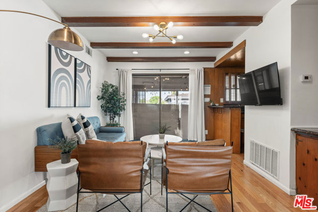 5918 S La Cienega Boulevard, Los Angeles CA: https://media.crmls.org/mediaz/413386a5-0a21-4e07-9e53-b7f0142f47e4.jpg