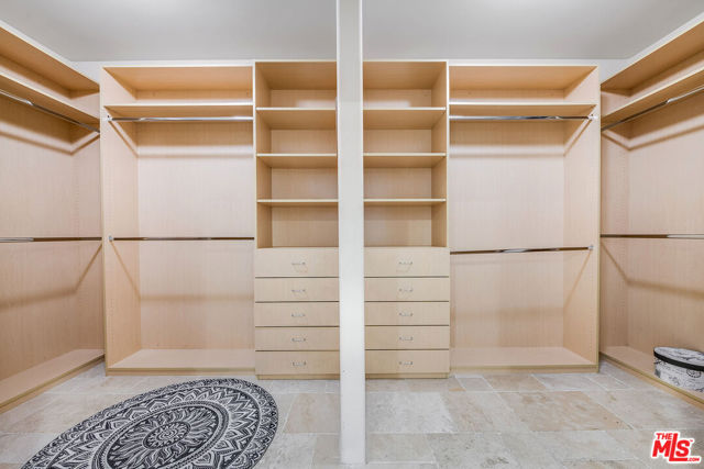 4520 TYRONE Avenue, Sherman Oaks CA: https://media.crmls.org/mediaz/41348511-4978-4f75-8cca-742bfbc48dbc.jpg