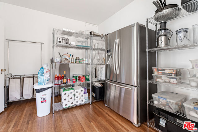 165 N Las Palmas Avenue, Los Angeles CA: https://media.crmls.org/mediaz/4134c43a-bc4c-423c-904b-321ad9b5302d.jpg