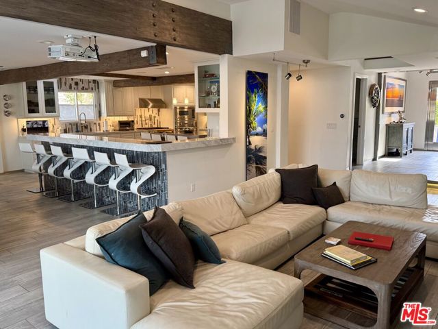 2031 Peninsula Road, Oxnard CA: https://media.crmls.org/mediaz/4134f0ce-0f21-4a5f-bfde-0806dbd2e66d.jpg